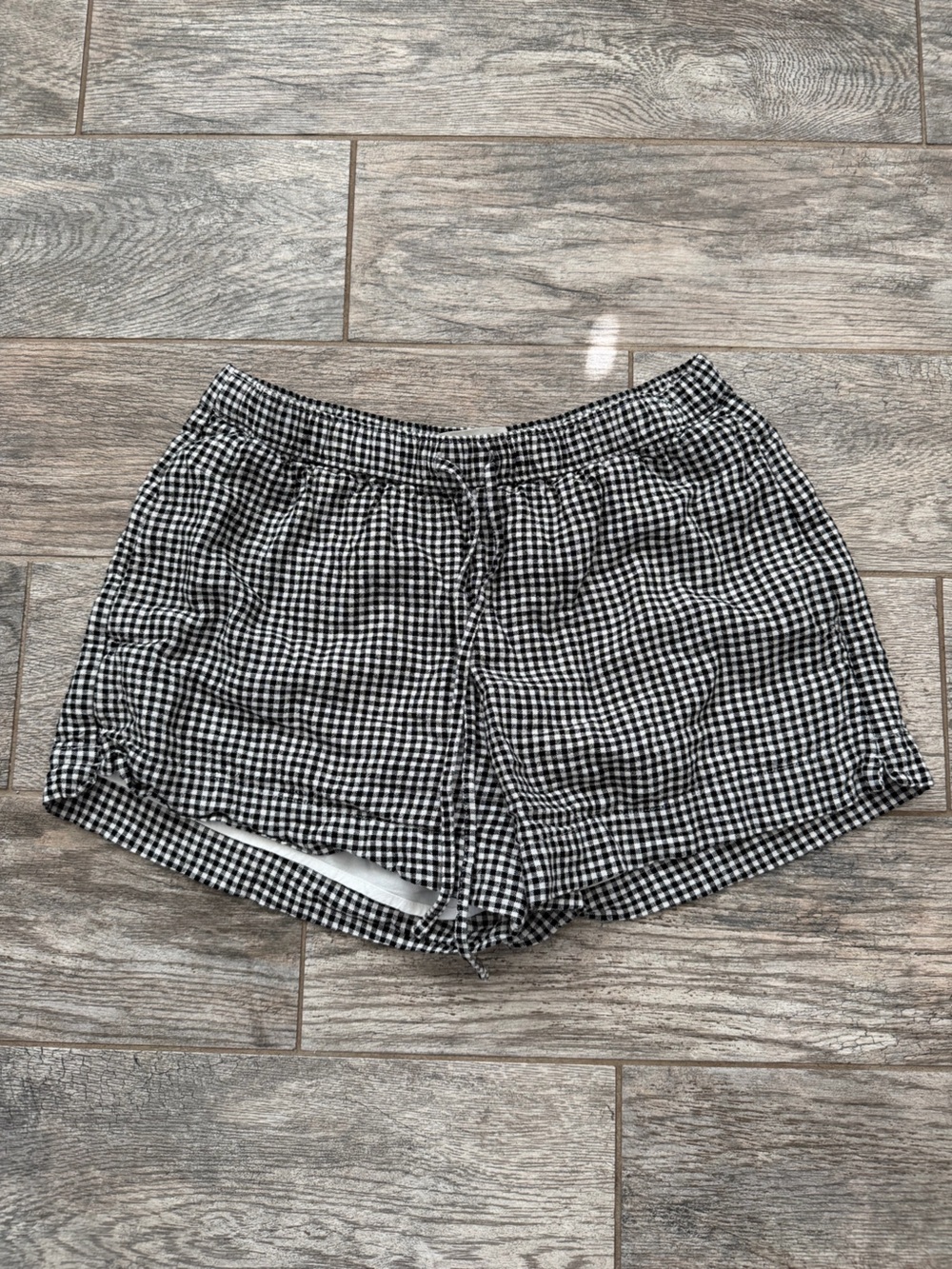 Abercrombie & Fitch Black and White Gingham Women's Shorts